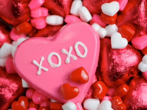 xoxo heart with chocolates